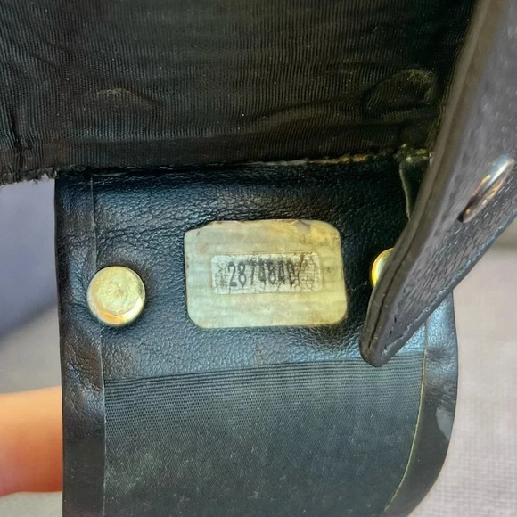 CHANEL Key Case 6 Hooks Leather Black - Picture 6 of 6